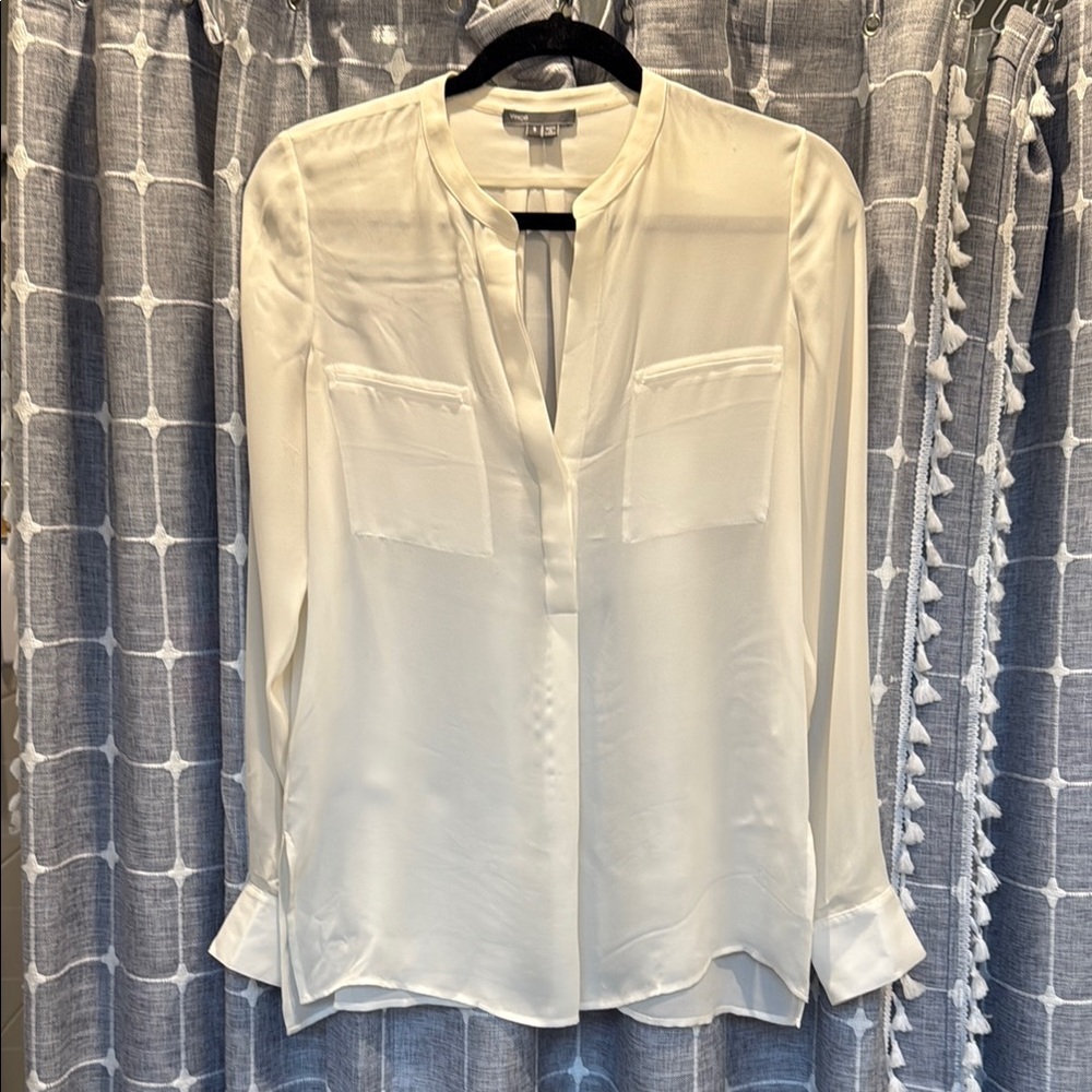 VINCE long sleeve hundred percent silk blouse Small